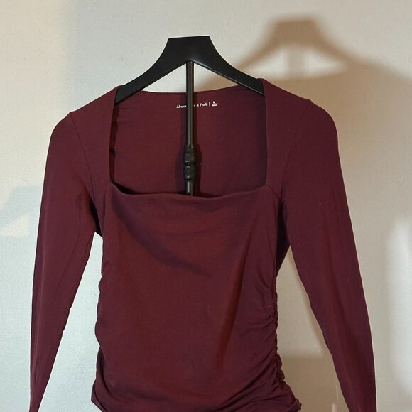 Abercrombie & Fitch Long-Sleeve Square Neck Ruched Top – Burgundy (Size M) - Picture 3 of 6